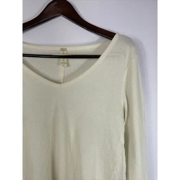 Altar'd State Women's Waffle Knit V-Neck Long Sleeve Thermal Top‎ Cream Small - Picture 3 of 8